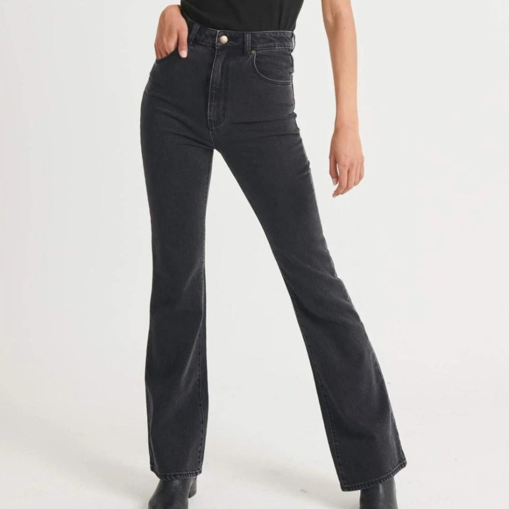 ROLLA'S Dusters Bootcut in Shadow Comfort